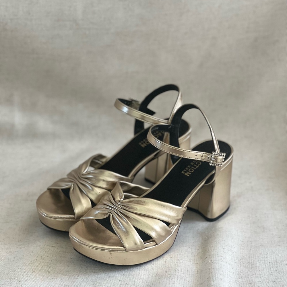 Kenneth Cole Reaction Gold Heels